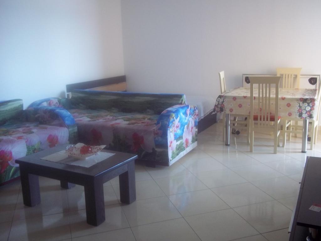 Faik Shehu Apartment *